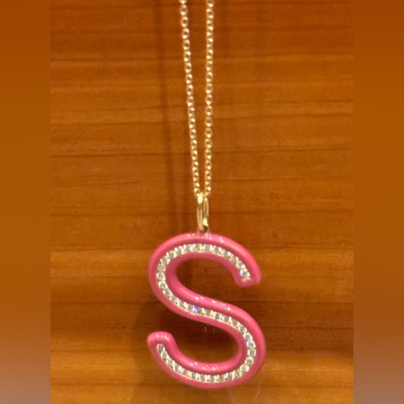 EUC Stephanie Gottlieb Barbie Pink Enamel & Diamond “S” Initial Necklace - Picture 4 of 13